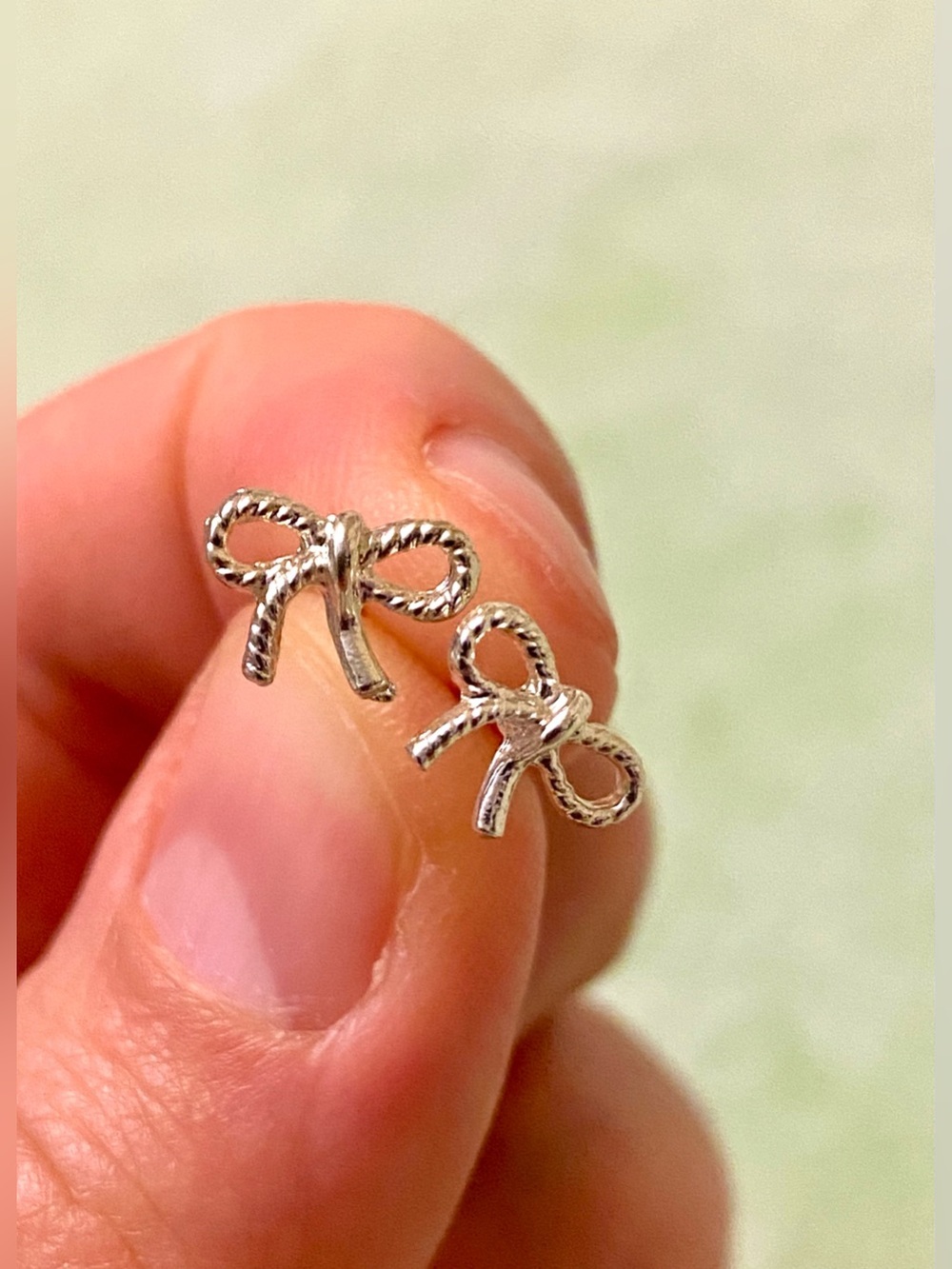 Delicate Bow Stud Earrings - Silver 925
